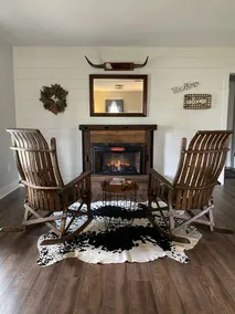 Modern Farmhouse, 3 bedrooms, 2 full baths, sleeps 8  - Image 2