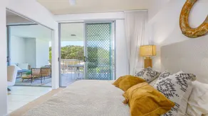 Drift Pool View 21 - Elegant Apartment with Spectacular Lagoon Pool and Tropical Garden Views - Image 5