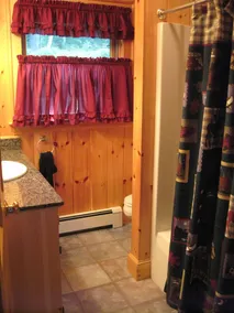 Lakeside Cottage with all the amenities - Image 2