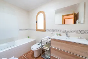 Villa familiar \"Ses Llegitimes\" con piscina - Image 3