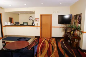 DUTCH INN AND SUITES - Image 3