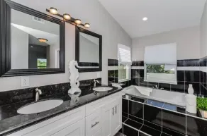 Luxury Spacious 6 bedrooms Private Pool Spa 2 miles to Beach W/Heated huge pool - Image 5