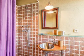 Holiday Home \"Can Om\" with Garden, Terrace, Shared Pool & Wi-Fi - Image 3