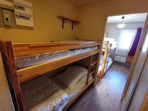 2-Room Cabin at the Foot of the Slopes - 4 Bunk Beds, Pets Allowed - Image 5