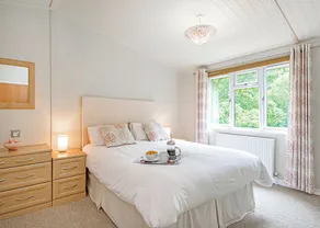 Decadent and spacious contemporary timber lodge. - Image 3