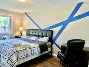 2 BR Single Story Townhouse w King Bed - Image 4