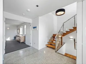 Allure Easy Beachside Living in Prime Location - Image 2
