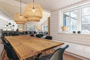 Retreat with Outdoor Lounge Area - Image 4