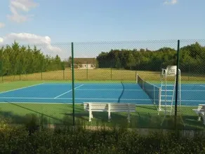 House with private pool on a property with fishing ponds and tennis court - Image 4