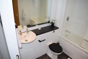 Penthouse 1-bed Apartment With Amazing Views - Image 2