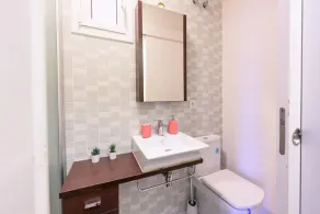 Appartement Design & Rénové Balcon 10m Ramblas à pied WIFI + Parking - Image 4