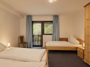 Lovely apartment for 12 guests with WIFI, TV, balcony and pets allowed - Image 2