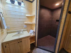 The Bunk House: 3 BR / 2 BA hest venlige $$ i Ferguson, 6 sovepladser - Image 3