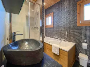 Chalet ski in / out avec vue, emplacement fabuleux - Image 2