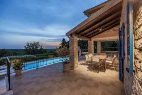 Villa Sterpazzi near Poreč with heated private pool, sea view, jacuzzi and sauna - Image 5