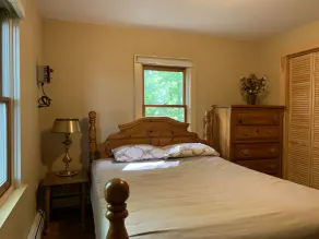 Quiet Waterfront Cottage on Squam - Image 3