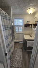 Charming Cottage Steps to Pine Point Bch - 1 mile OOB outside Scarborough w/ AC - Image 2