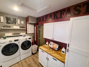 Downtown, Themed Rooms w/Luxury Design - Image 2