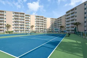 Holiday Surf and Racquet Unit 623 - Image 3