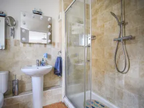 JURASSIC SEA VIEW, pet friendly, luxury holiday cottage in Lyme Regis - Image 5