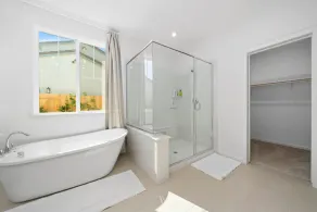 Beautiful brand new house professionally decorated - Image 5