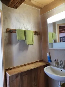 Maisonette with terrace and carport - Image 5
