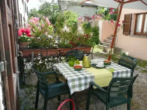 Independent apartment in a farmhouse of a winery - Image 4