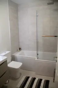 BEST 2 BED IN THE CITY - Image 4