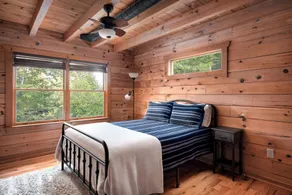 Shenandoah Log Cabin *Hot Tub* *Indoor Fireplace* - Image 4