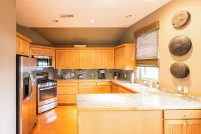 Spacious Honeymoon Suite - Image 5