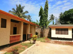Diani Travelers Guest House - Image 5