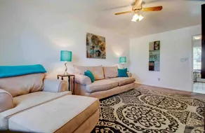 I AM a Quiet, 2BR Townhouse w/ Pets Considered near Downtown - Image 4