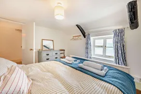 2 Bed in Frogmore oc-s29476 - Image 3