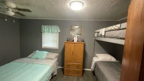 Relaxing 2 bedroom cabin near Burr Oak State Park - Image 4