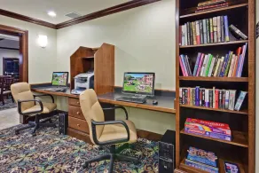1 Bedroom | Free Breakfast + Pool Access - Image 5