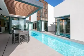Villa con barbacoa, piscina y jardín | Vistas a la piscina - Image 3