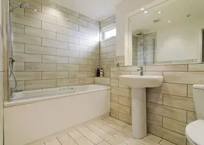 2 bedroom accommodation in Canterbury - Image 2