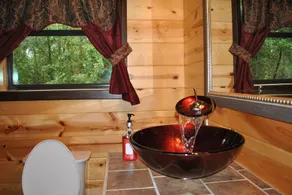 Romantic Couples Cabin! Enjoy breathtaking sunrise views and quiet seclusion. - Image 4