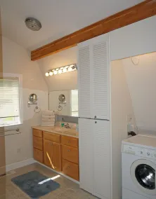 Comfy, Well-Appointed Guest House with a Beautiful View! - Image 2