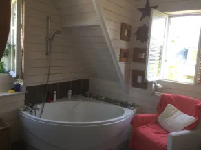 Magnifique Maison Tout Équipée à 50 Métrés Plage et Près du Centre - Image 2