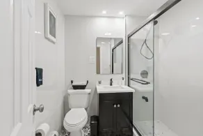 Group Retreat for 10 - 15Min to NYC, FIFA, Mall, FREE Parking - Image 3