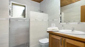 2CIP01-6pax - House with capacity for 06 people and private pool located in a quiet area - Image 2