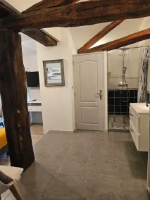 Casa vacacional totalmente equipada con jardín, barbacoa y piscina | Vistas al jardín - Image 4