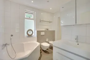 Extra Luxury 8-person villa with outdoor sauna and bubble bath - Image 5