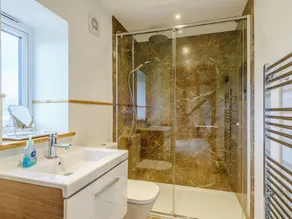 1 bedroom accommodation in Raydon near Ipswich - Image 3