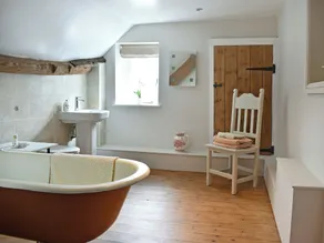 5 bedroom accommodation in Glanvilles Wootton, near Sherborne - Image 3