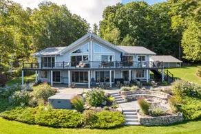 Winnipesaukee Waterfront Home And Guest House Sleeps 14  JUNE SPECIALS - Image 2