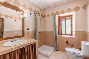 Holiday Home 'Cortijo El Llano' with Mountain Views, Private Pool & Wi-Fi - Image 3