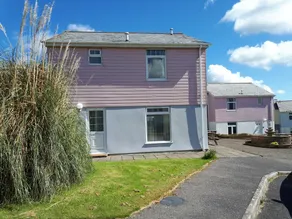 Excellent Location!! Free Parking, Wi-Fi. Contact me Direct For Best Deals!! - Image 3