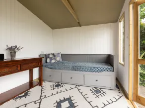 LITTLE STRAND, pet friendly, country holiday cottage in Rock - Image 5